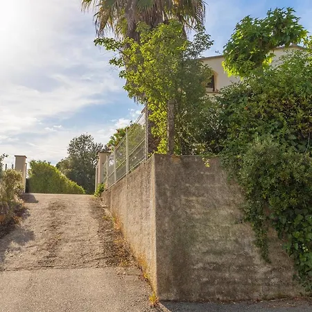 Apartment U Trefulu Neru